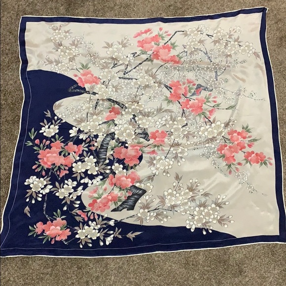 Accessories - Beautiful hand rolled silk scarf